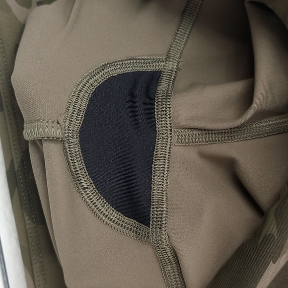 FirmAbs Camo Leggings Size Large - Picture 9 of 10